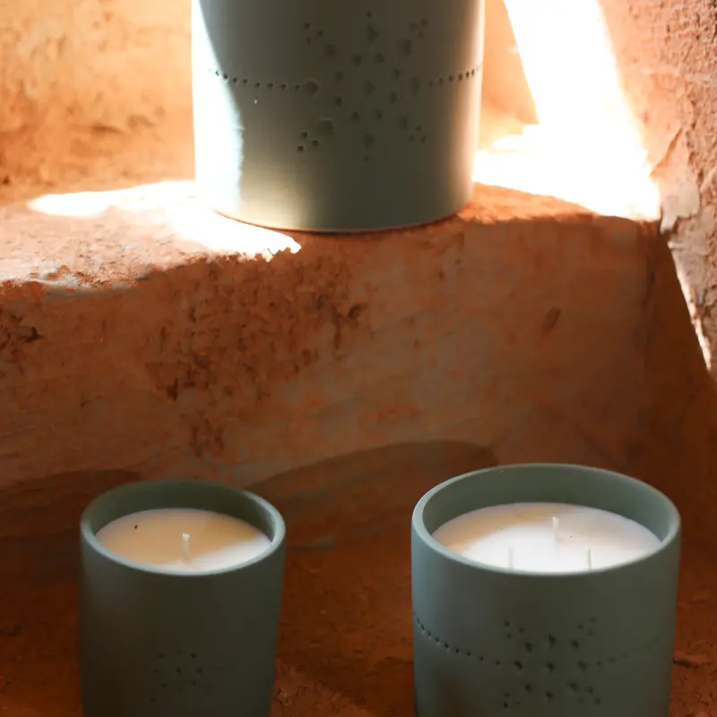 Izza Date Kaki Candle