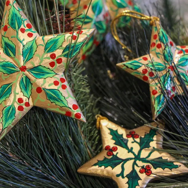 Star Raised Holly Gold