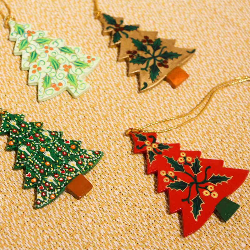 Flat Xmas Tree Holly