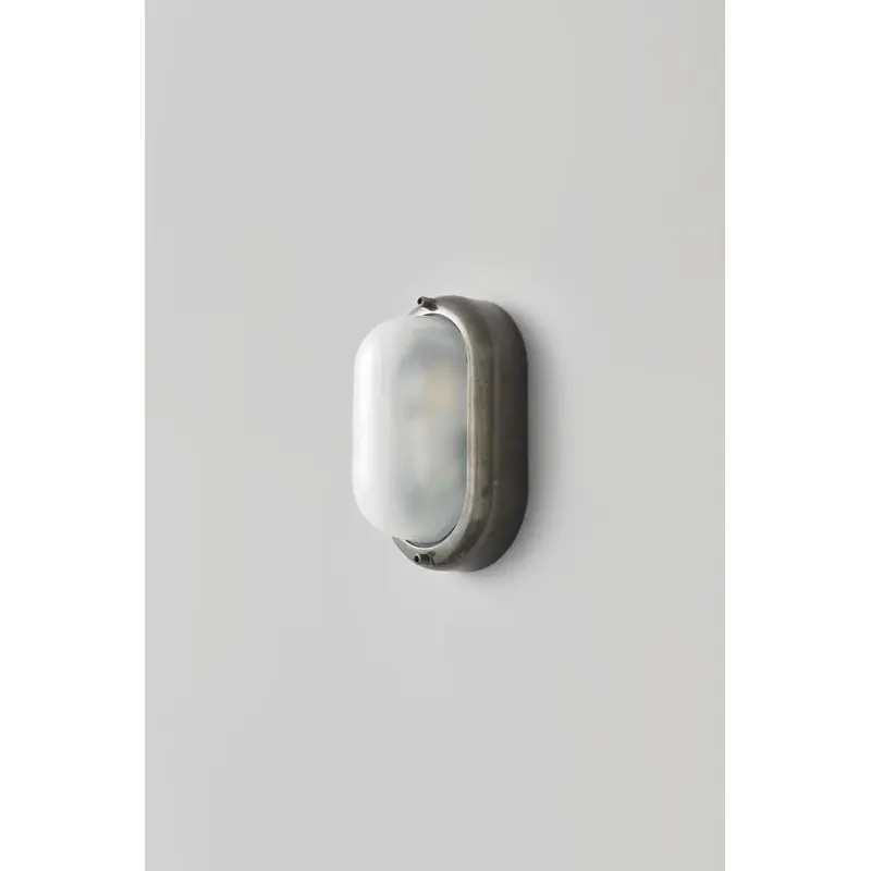 Small Exterior Oval Bulkhead 8124