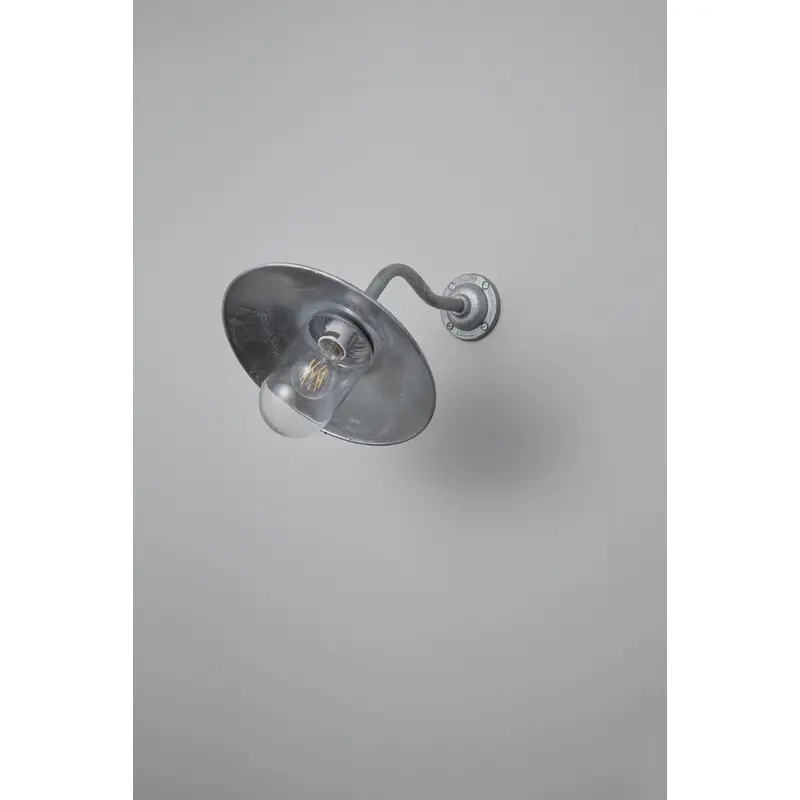 Exterior Bracket Light, Canted, 7680