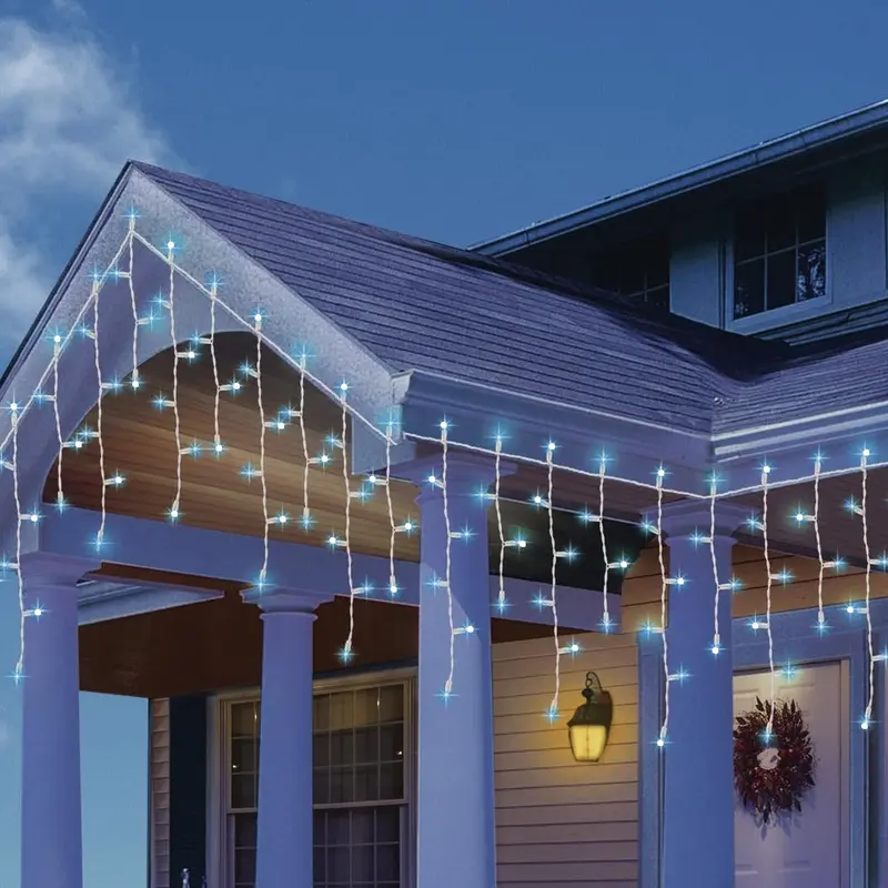 LED Auto Synchronizing Chasing/Color Changing Icicle Lights (Blue/White)
