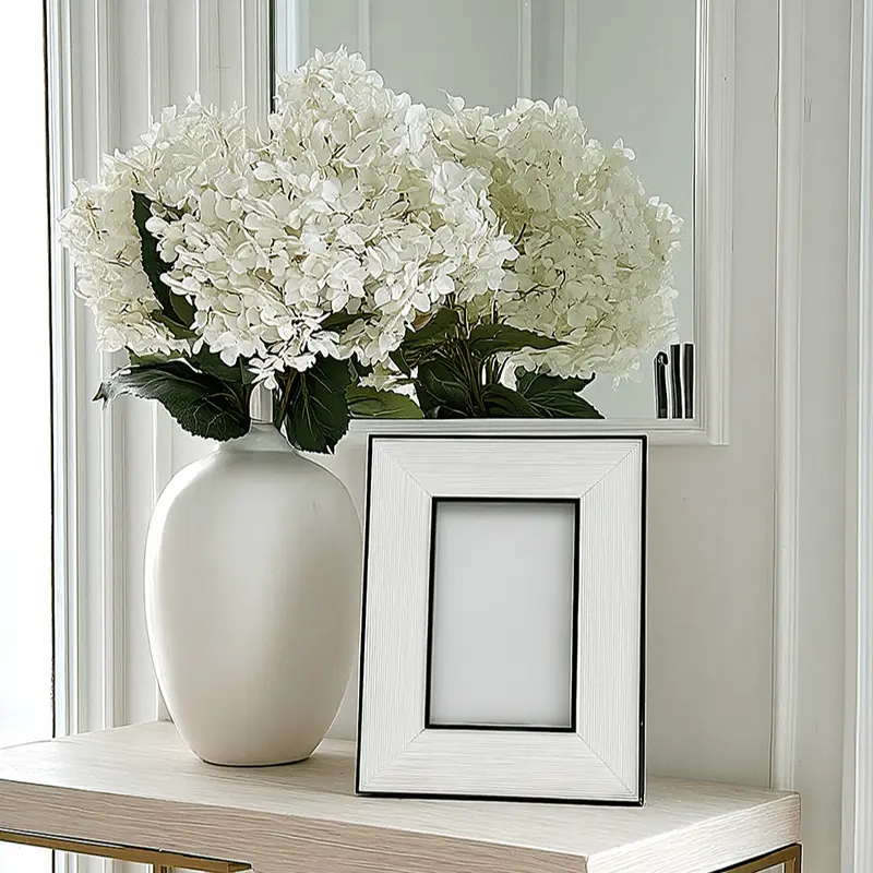 Lysa Black & White Monochrome Photo Frame- 5x7"