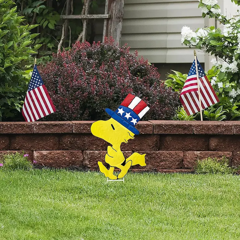 Peanuts Patriotic Woodstock Metal Stake
