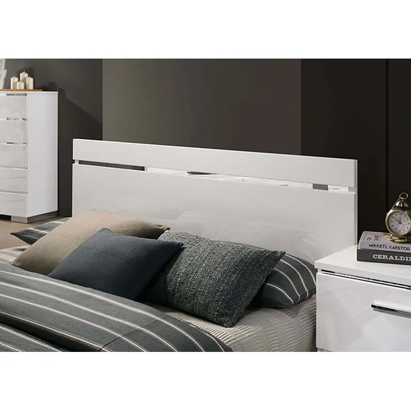 Erlach Queen Bed In White and Chrome
