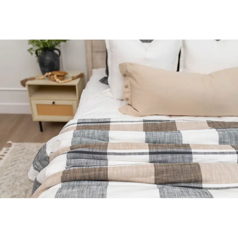 Erin Luxe Blanket