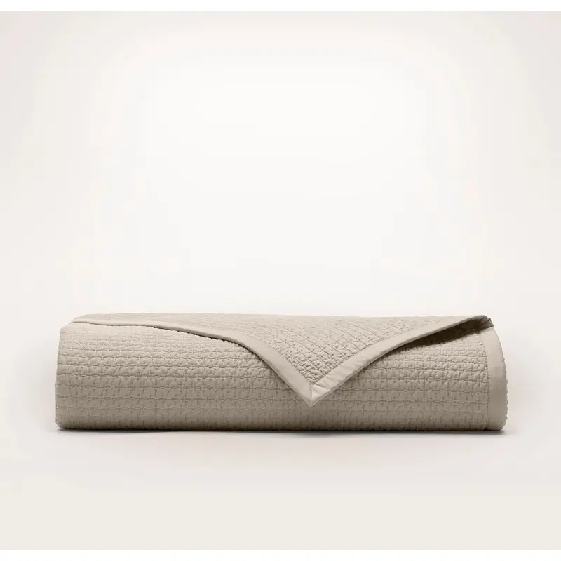 Signature Textured Stitch Quilt - Oak