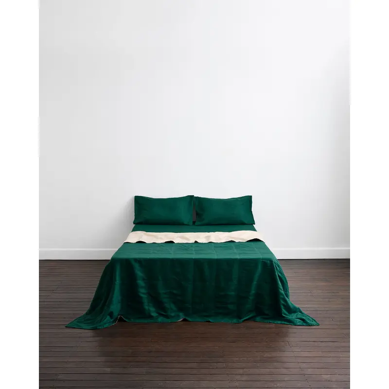 Forest & Crme Two-Tone Quilt