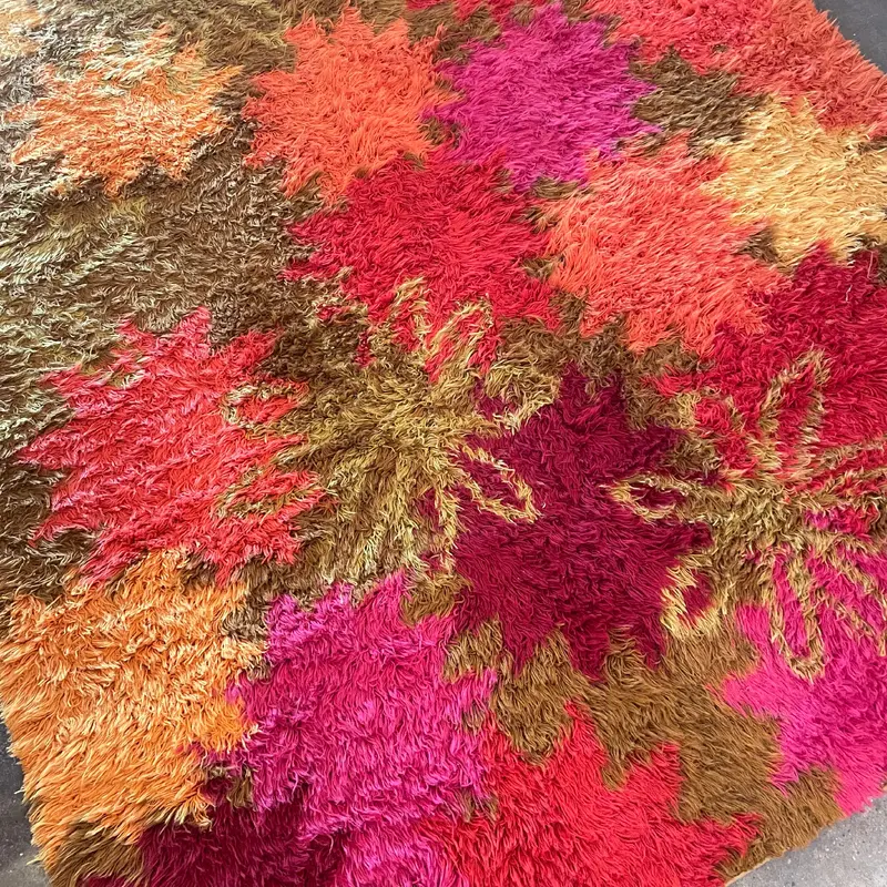 56 x 87 1970s Floral Shag Rug