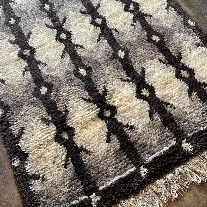 43 x 7 Vintage 1970s Rya Rug