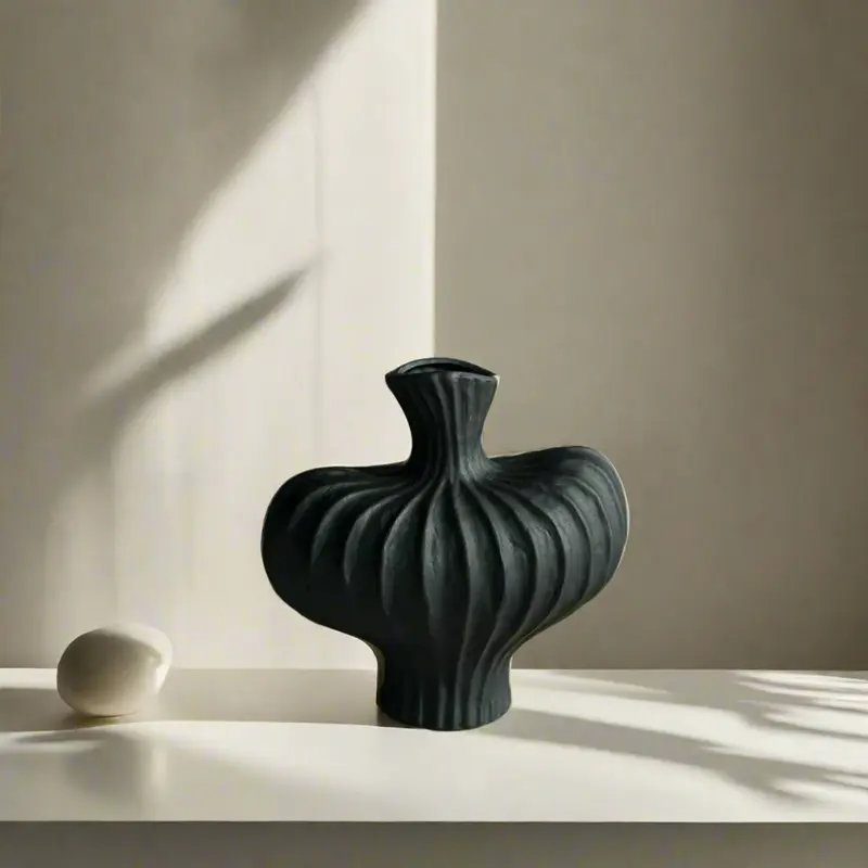 MonoBloom Vase